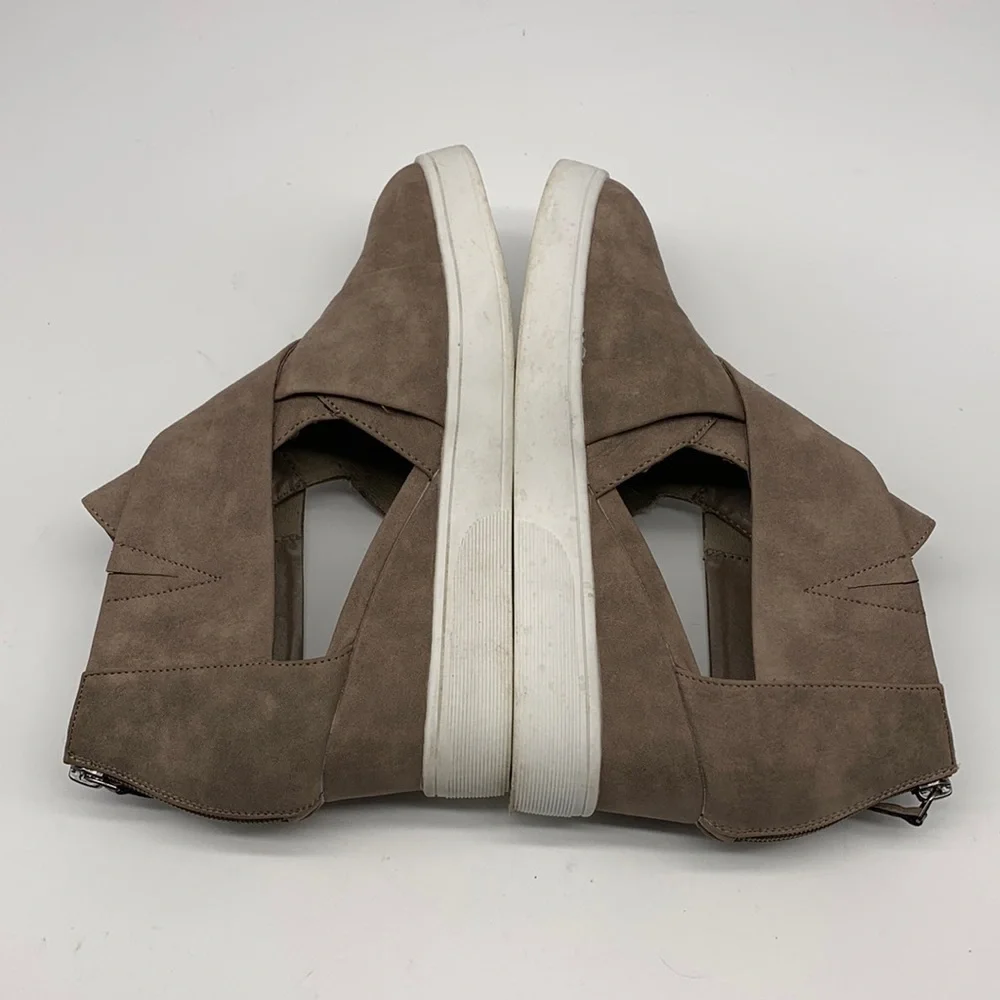 Journee Platform Shoes with Side Cut Outs size 9.5